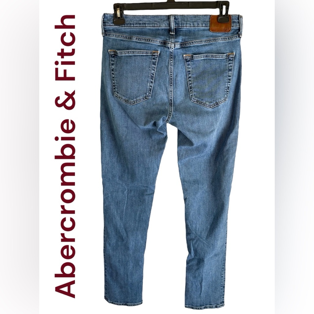 Abercrombie & Fitch-Men’s 32x34 jeans. A&F “Rustin” athletic slim stretch. EUC!